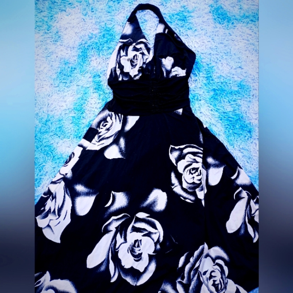 Size 12 beautiful dress. - Picture 2 of 2